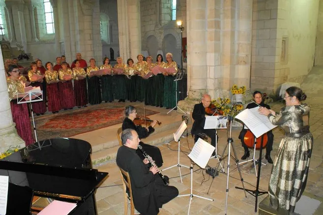 concert du groupe vocal Guillemin de Cangy abbatiale Plaimpied chants religieux classique